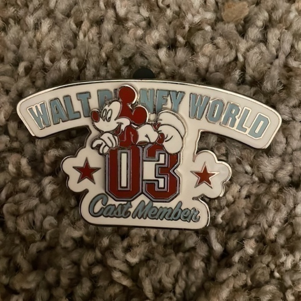 Disney Cast Member Exclusive Pin